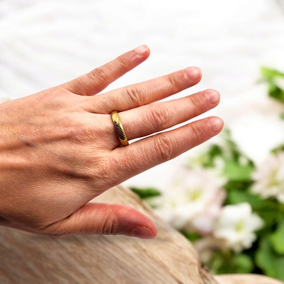 Gold Stainless Steel band Ring , size 8 - Picture 3 of 5